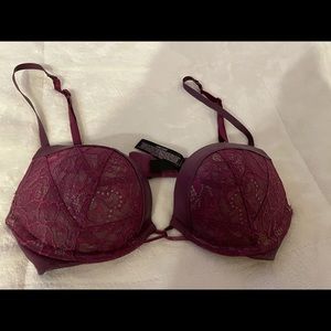 Victoria’s Secret bombshell bra